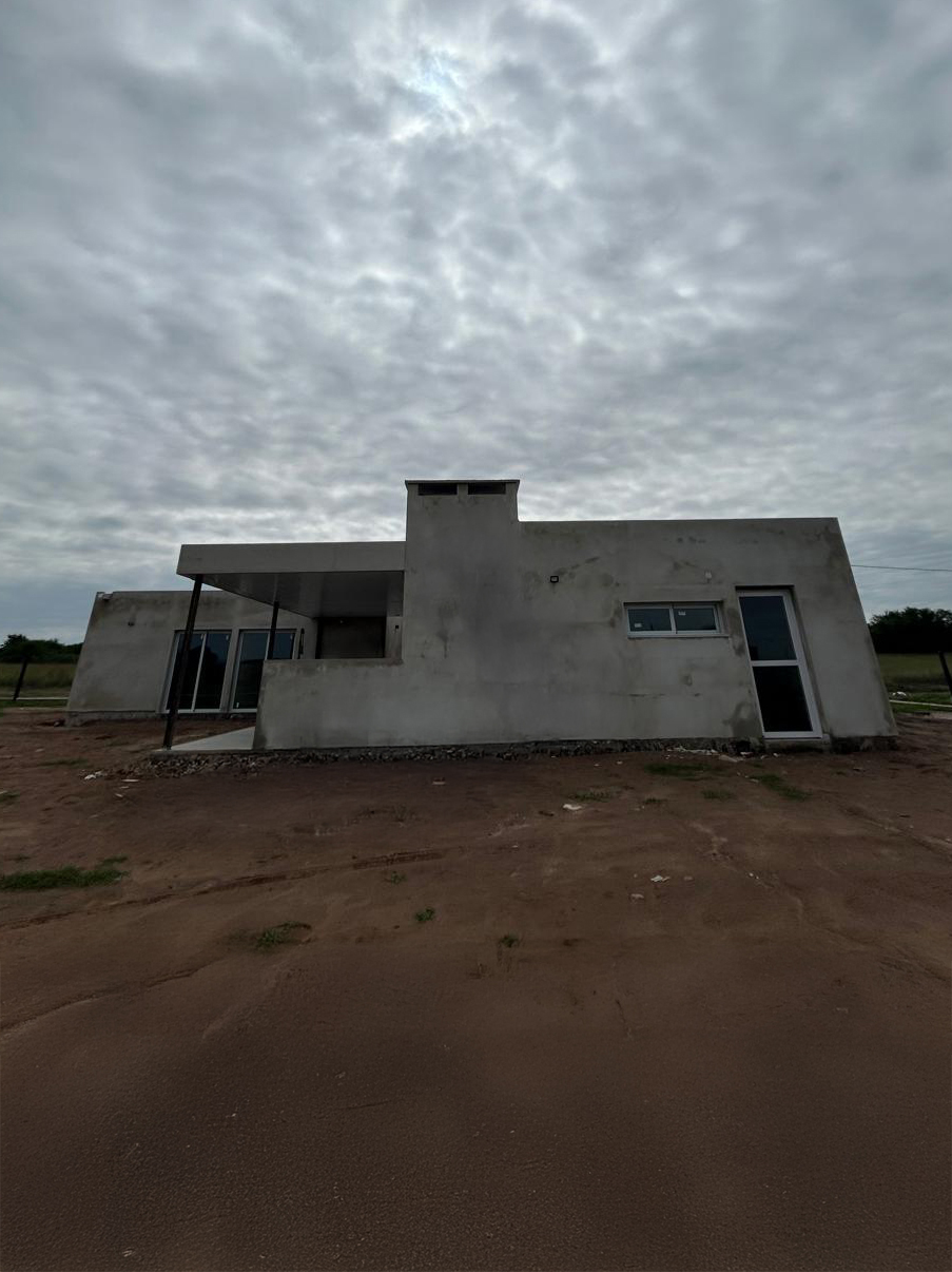 Construcción residencial. mano de obra. casa.